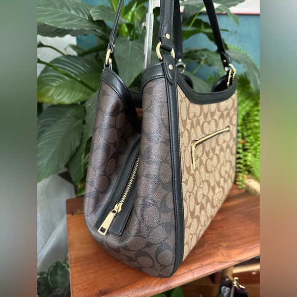 NWT - COACH Kristy Shoulder Bag In Colorblock Signature Canvas - C6831 - $498 - Picture 5 of 16